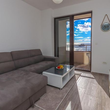 Apartment Sidro Petrovac Екстер'єр фото