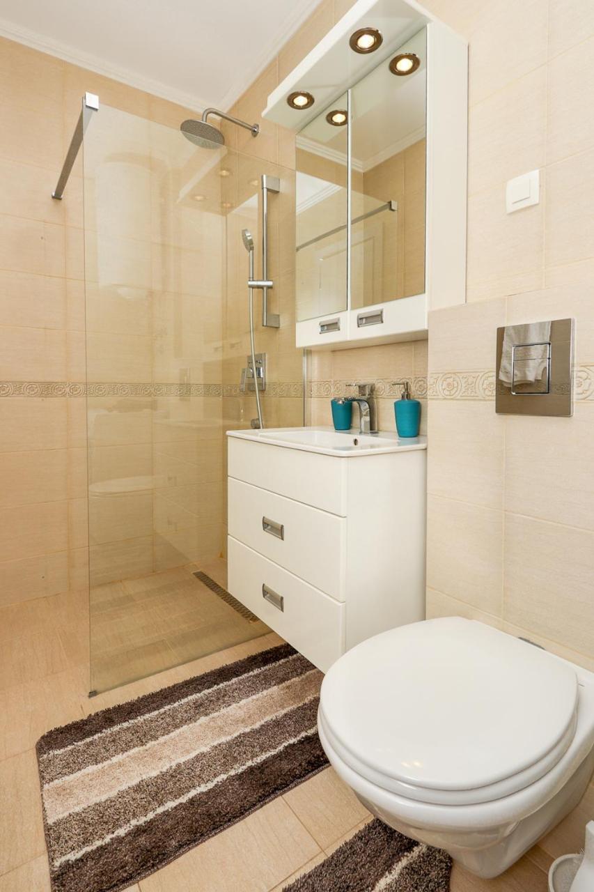 Apartment Sidro Petrovac Екстер'єр фото