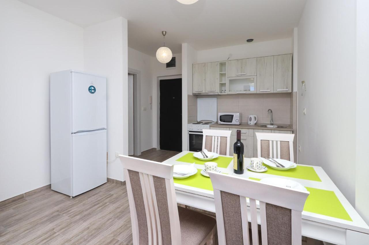 Apartment Sidro Petrovac Екстер'єр фото