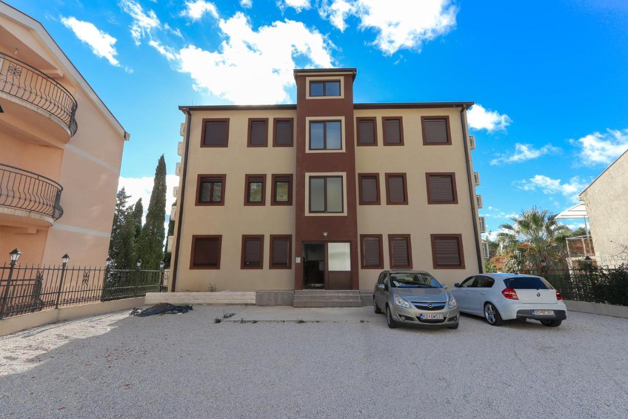 Apartment Sidro Petrovac Екстер'єр фото