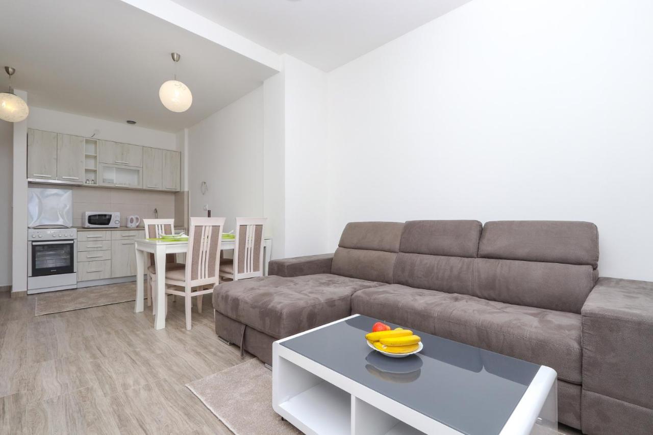 Apartment Sidro Petrovac Екстер'єр фото