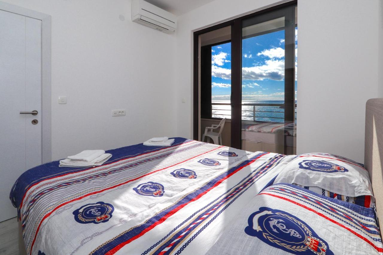 Apartment Sidro Petrovac Екстер'єр фото